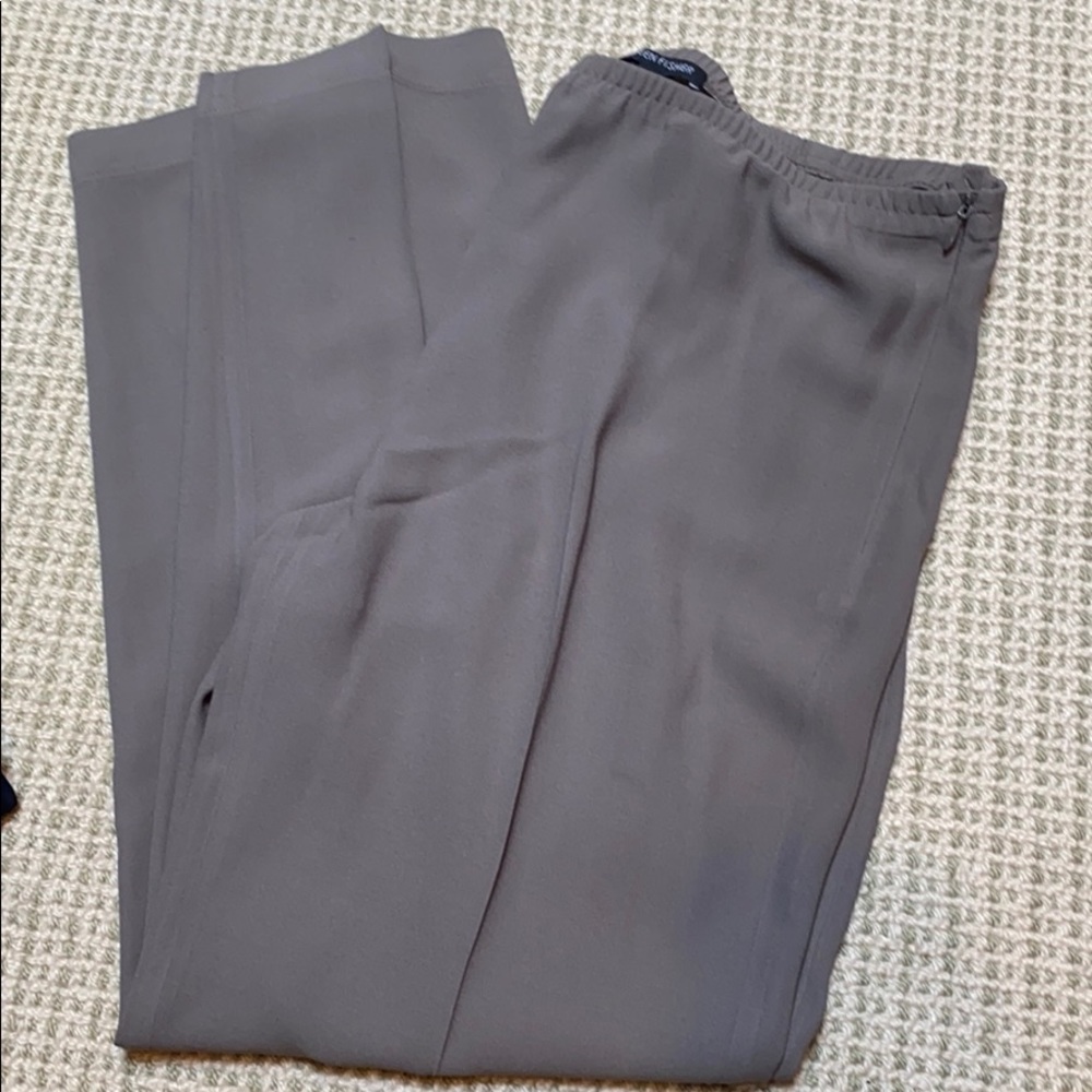 Lightweight pants with elastic waist & side zipper